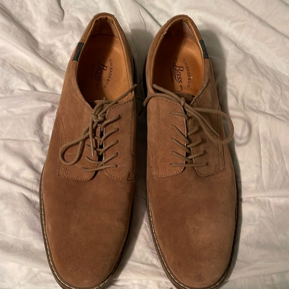 G.H. BASS & CO MENS PASADENA SUEDE BUCK